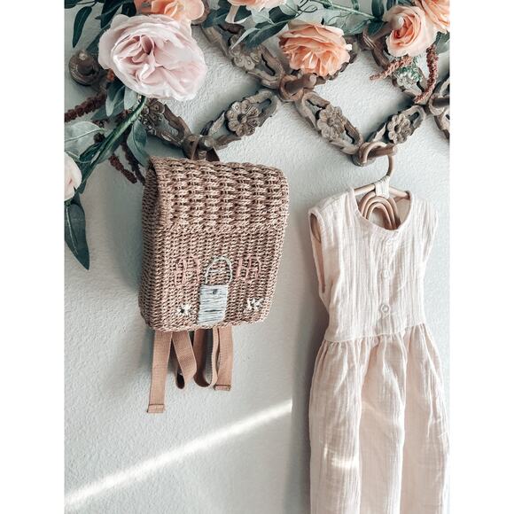 New Darling Little Cottage Shaped Woven Backpack - Picture 4 of 8